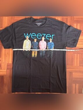 Weezer Black T-Shirt size Large NWOT